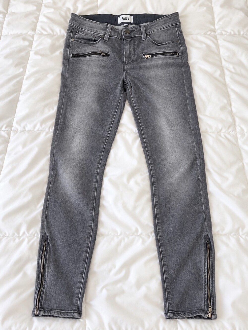 PAIGE Cotton Blend Jane Zip Crop with Front Zip Pockets and Ankle Zippers. Grey.